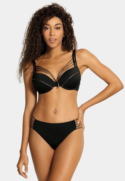 Czarny strój kąpielowy typu bondage