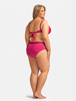 rozowe-figi-kapielowe-damskie-z-wysokim-stanem-FD164D-650S-modelka4