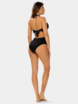 kostium-kapielowy-monokini-czarny-modelka-tyl