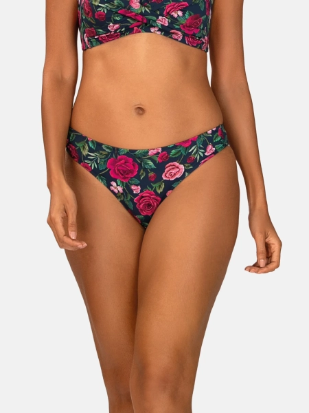 granatowo-rozowe-majtki-kapielowe-w-kwiaty-niski-stan-przod