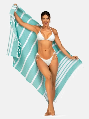 bikini-ecru-z-haftem-boho-przod-modelka