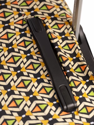 maly-pokrowiec-ochronny-na-walizke-zamek-i-uchwyt-zblizenie