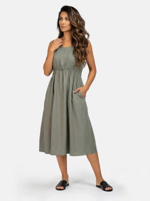sukienka-midi-khaki-lniana-na-lato-marszczenie-pod-biustem-przod