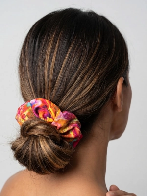 scrunchie-podwodna-energia-gumka-do-wlosow-kolorowy-print