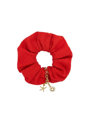 czerwona-gumka-do-wlosow-scrunchie-z-charmsami-impuls-milosci-packshot