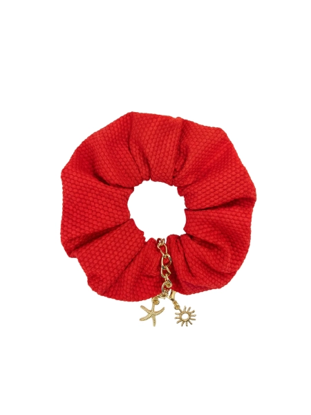 czerwona-gumka-do-wlosow-scrunchie-z-charmsami-impuls-milosci-packshot