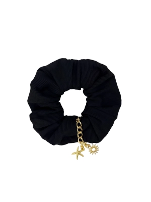 czarna-gumka-do-wlosow-scrunchie-prazek-zawieszka