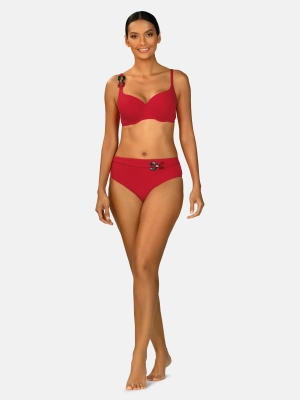 czerwone-figi-kapielowe-modelujace-brzuch-wysoki-stan-sylwetka-modelka