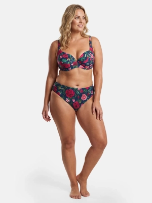 gora-od-stroju-kapielowego-na-duzy-biust-kwiatowy-wzor-cala-sylwetka-przod-modelka-plus-size