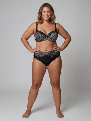 czarny-biustonosz-kapielowy-plus-size-push-up-boho-modelka-przod-plus-size