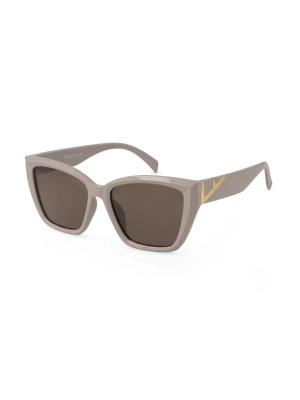bezowe-okulary-przeciwsloneczne-cat-eye-packshot-skos-przod