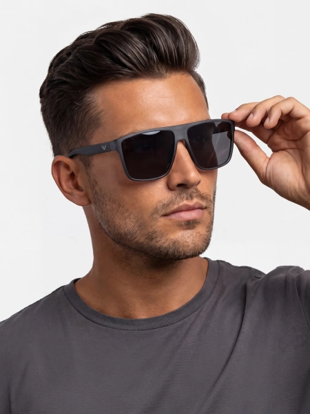 meskie-okulary-przeciwsloneczne-milano-na-modelu-portret-przod