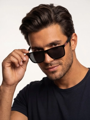 meskie-okulary-przeciwsloneczne-sport-na-modelu-portret-przod